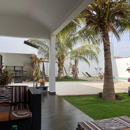Saly - Villa Kage 6 Chambres -Clim-Wifi-Eau Chaude-Billard-Babyfoot-Ping Pong-Canal - Electricite Non Comprise Экстерьер фото