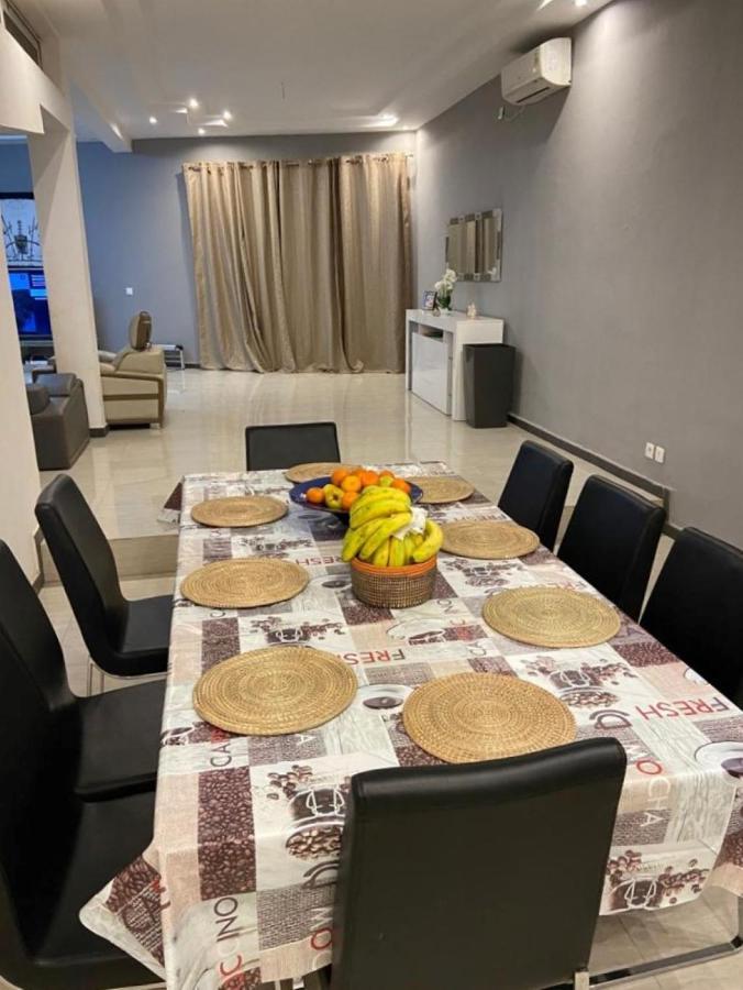 Saly - Villa Kage 6 Chambres -Clim-Wifi-Eau Chaude-Billard-Babyfoot-Ping Pong-Canal - Electricite Non Comprise Экстерьер фото