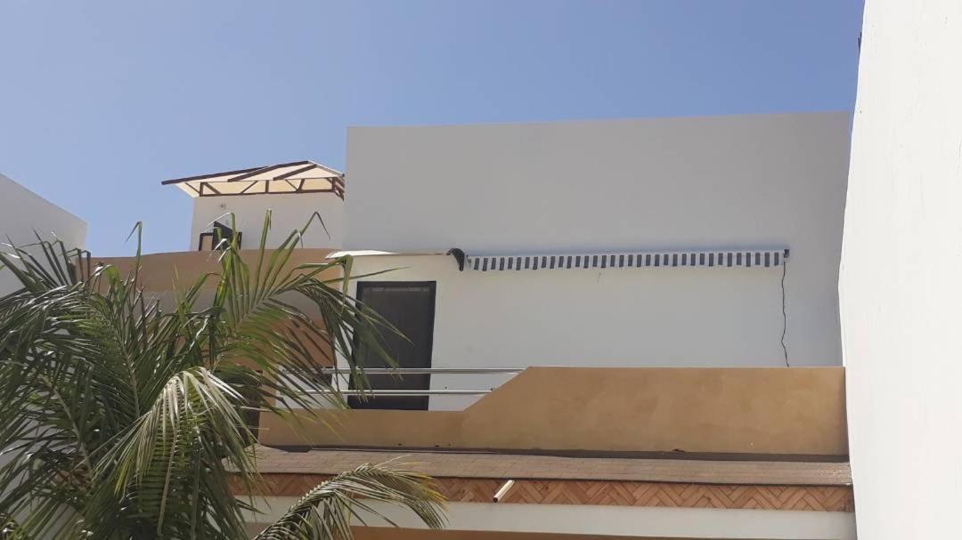 Saly - Villa Kage 6 Chambres -Clim-Wifi-Eau Chaude-Billard-Babyfoot-Ping Pong-Canal - Electricite Non Comprise Экстерьер фото